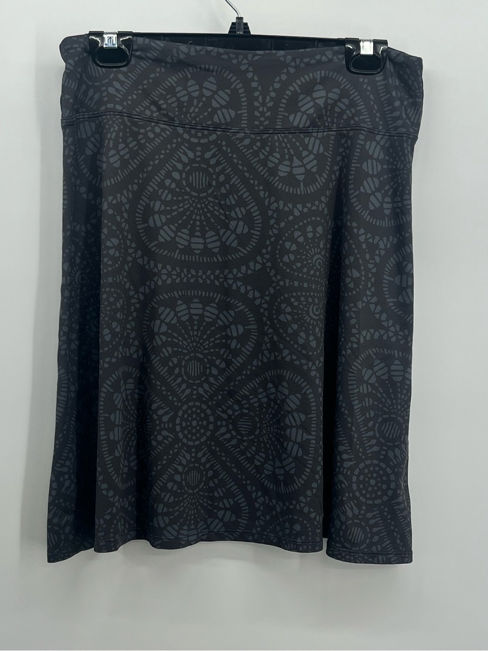 Patagonia Women's morning glory pull on skirt. Soft stretch. Size S. Gently worn - Picture 2 of 5